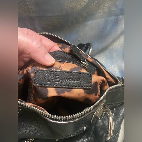 B Makowsky all leather black with silver tassel bag - Picture 4 of 7